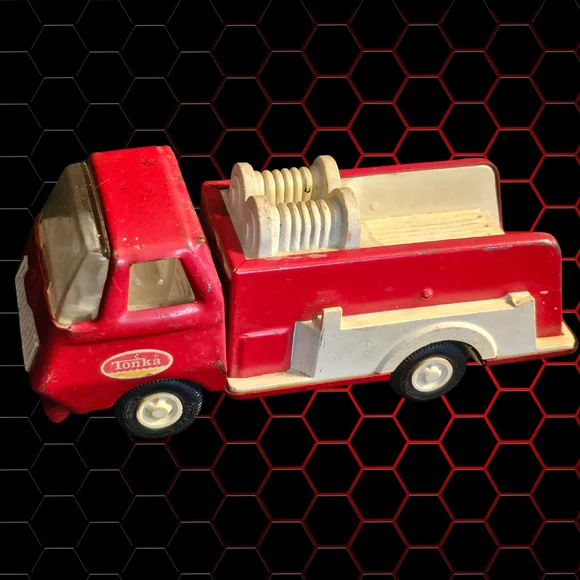 Tonka Vintage 1970s Fire Truck Toy Red White no ladders - Picture 1 of 8
